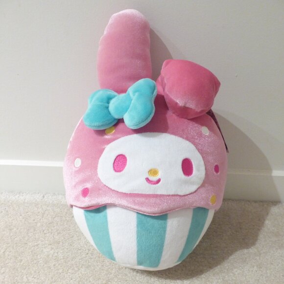 NWT SANRIO My Melody cupcake plush - Picture 1 of 12